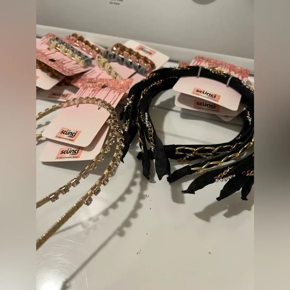 Scunci Hair Accessories - Picture 4 of 4